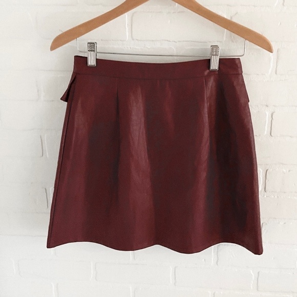 Zara Mini Skirt Vegan Leather Dark Red Wine/Burgundy Gold A-line Like new XS - Picture 13 of 16